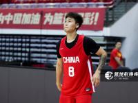 LOL直播-包含中国男篮险胜湖人B队，拉文一己之力扛起全队的词条