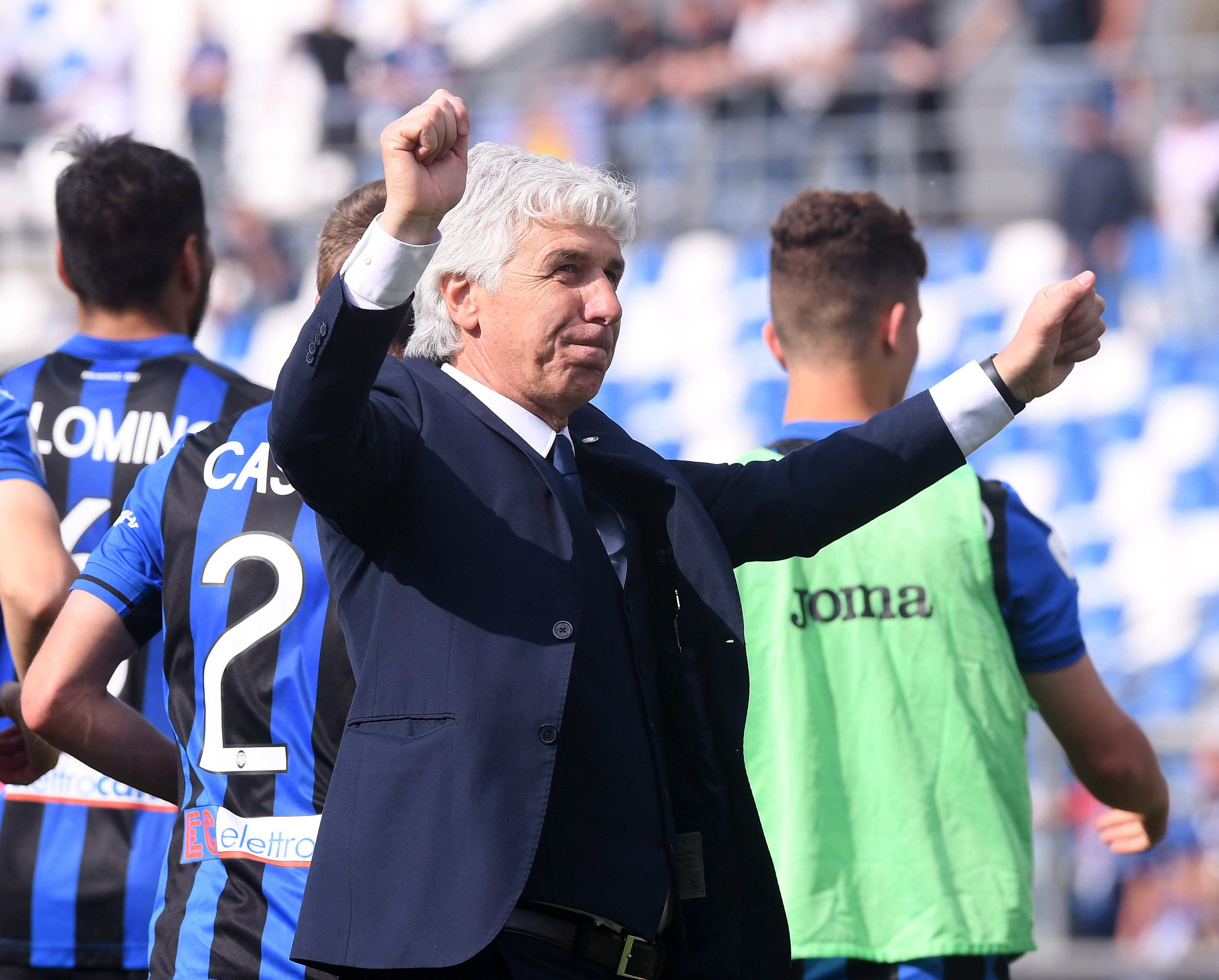 包含亚特兰大主教练宣布重要决定的词条