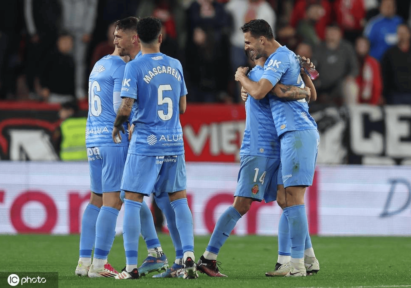 塞维利亚主场失分，遗憾战平劲敌的简单介绍