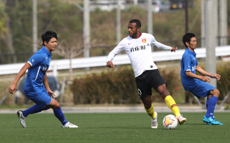 关于桑德豪森全队发挥出色，大胜对手取得胜利的信息