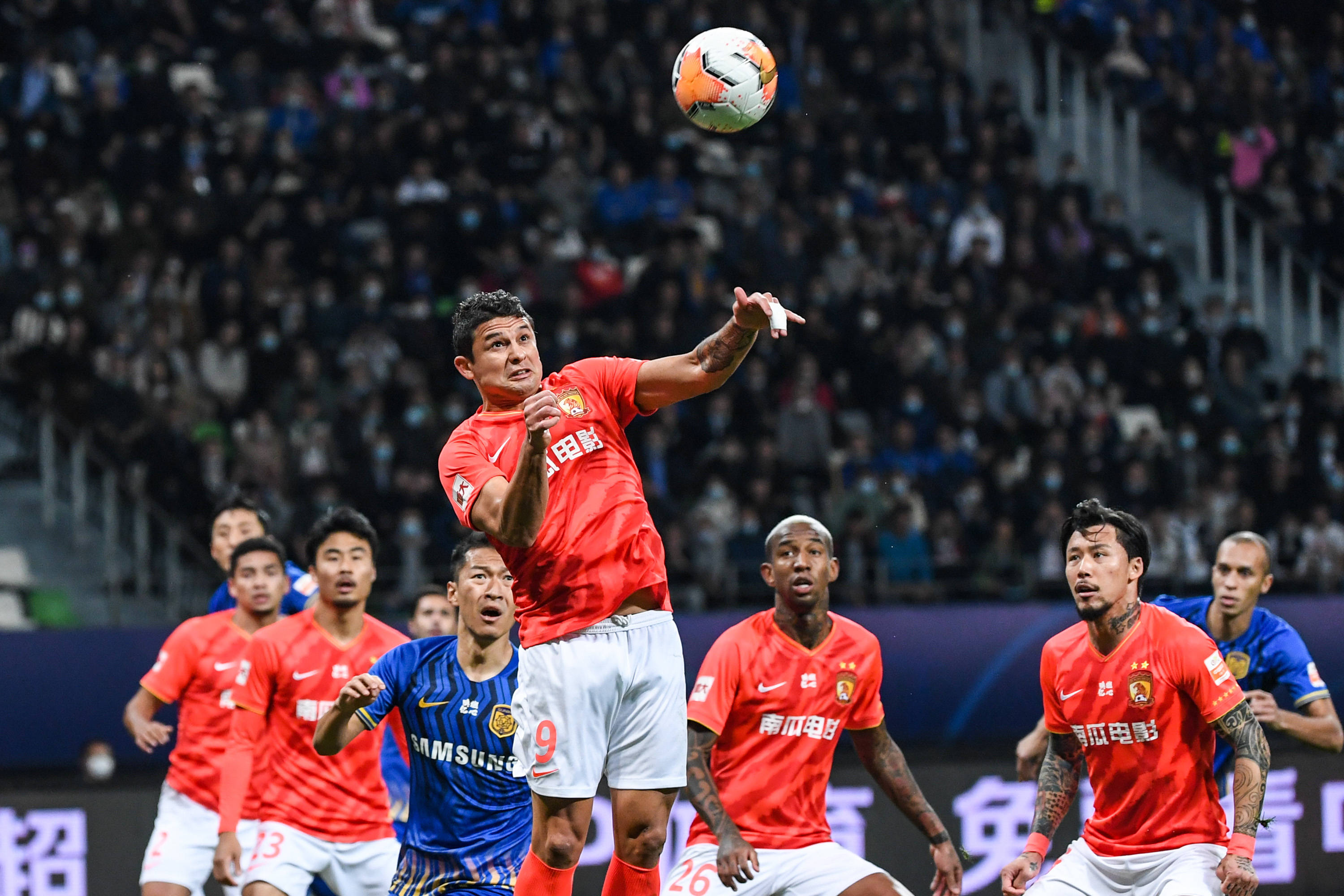 包含苏宁易购击败江苏苏宁，壮大中超冠军希望的词条