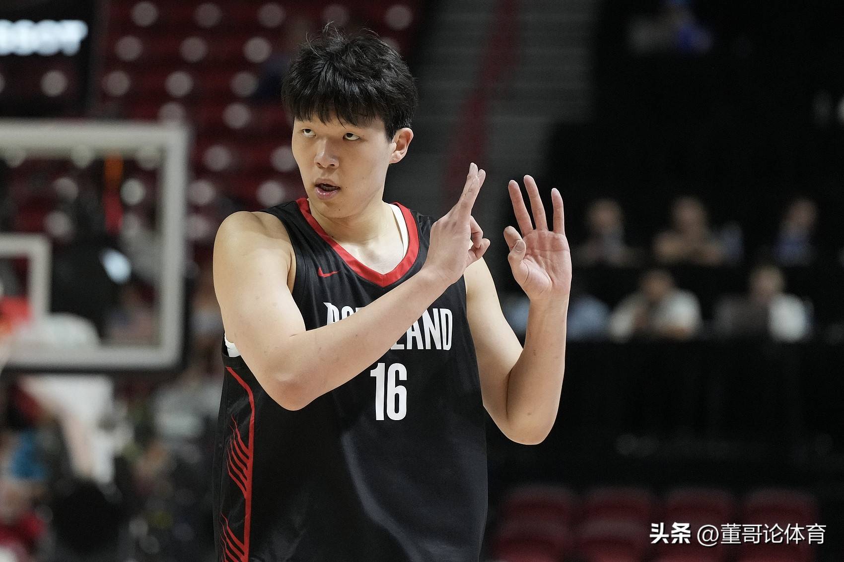 开拓者客场大胜鹈鹕，继续保持不败