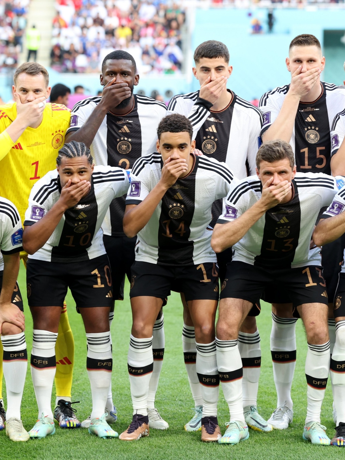 关于强队对决，胜负难料，球迷瞩目的焦点在哪里？的信息