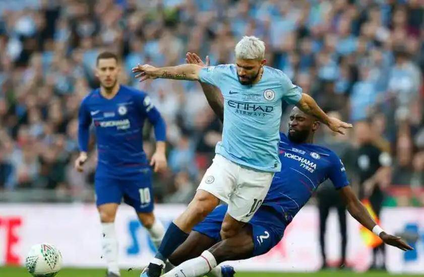 关于曼城完胜勒沃库森，伊布高光表现的信息