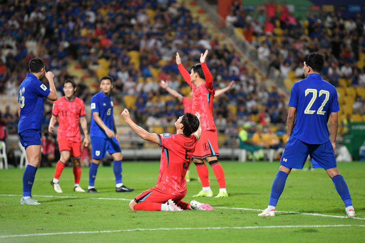 包含佛罗伦萨球迷欢呼雀跃,球队实现惊艳表现的词条 包含佛罗伦萨球迷欢呼雀跃,球队实现惊艳表现的词条