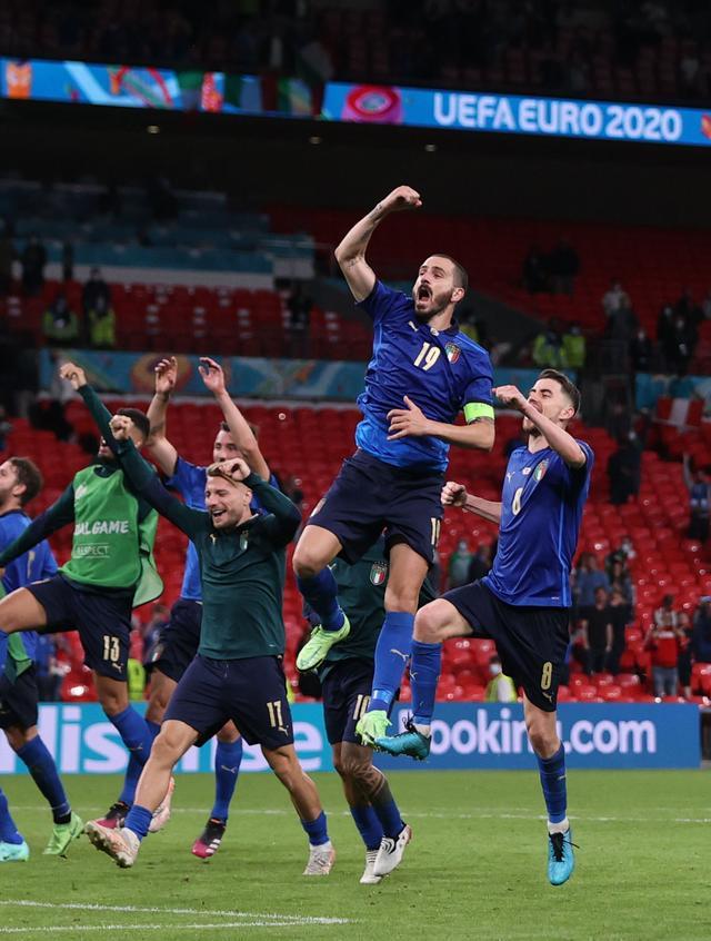 关于奥地利横扫里昂,奥亚尔萨瓦尔关键制胜的信息 关于奥地利横扫里昂,奥亚尔萨瓦尔关键制胜的信息