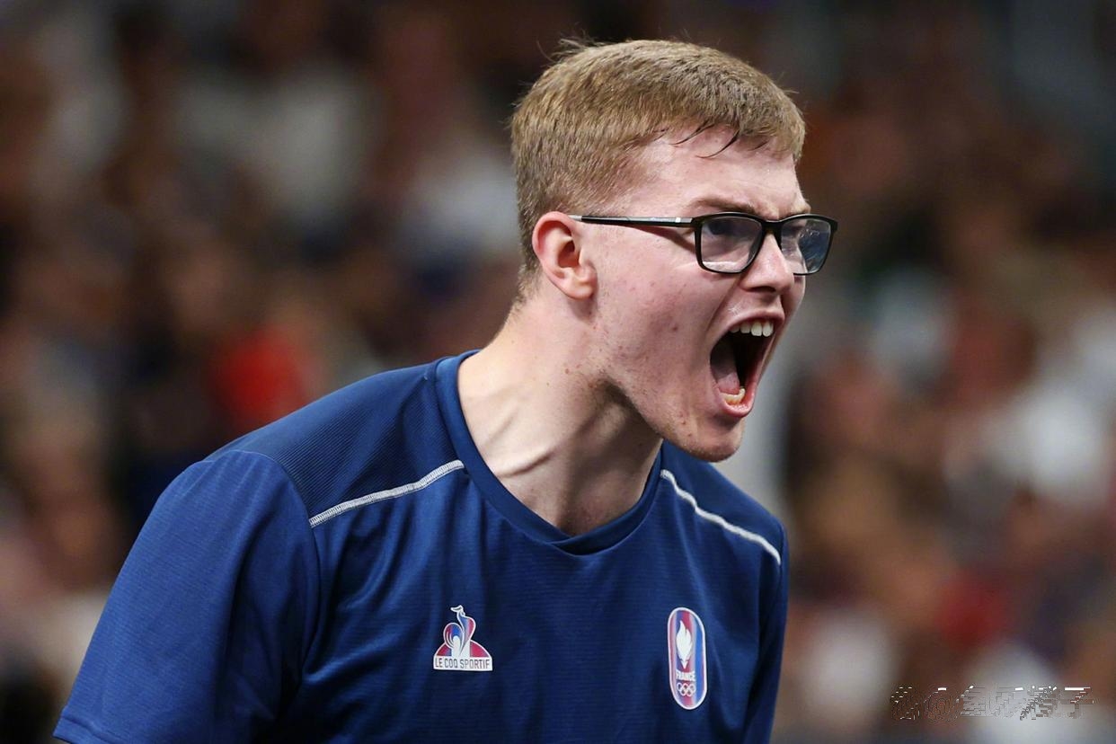 瑞典队完胜法国队，张本智和刷新纪录的简单介绍