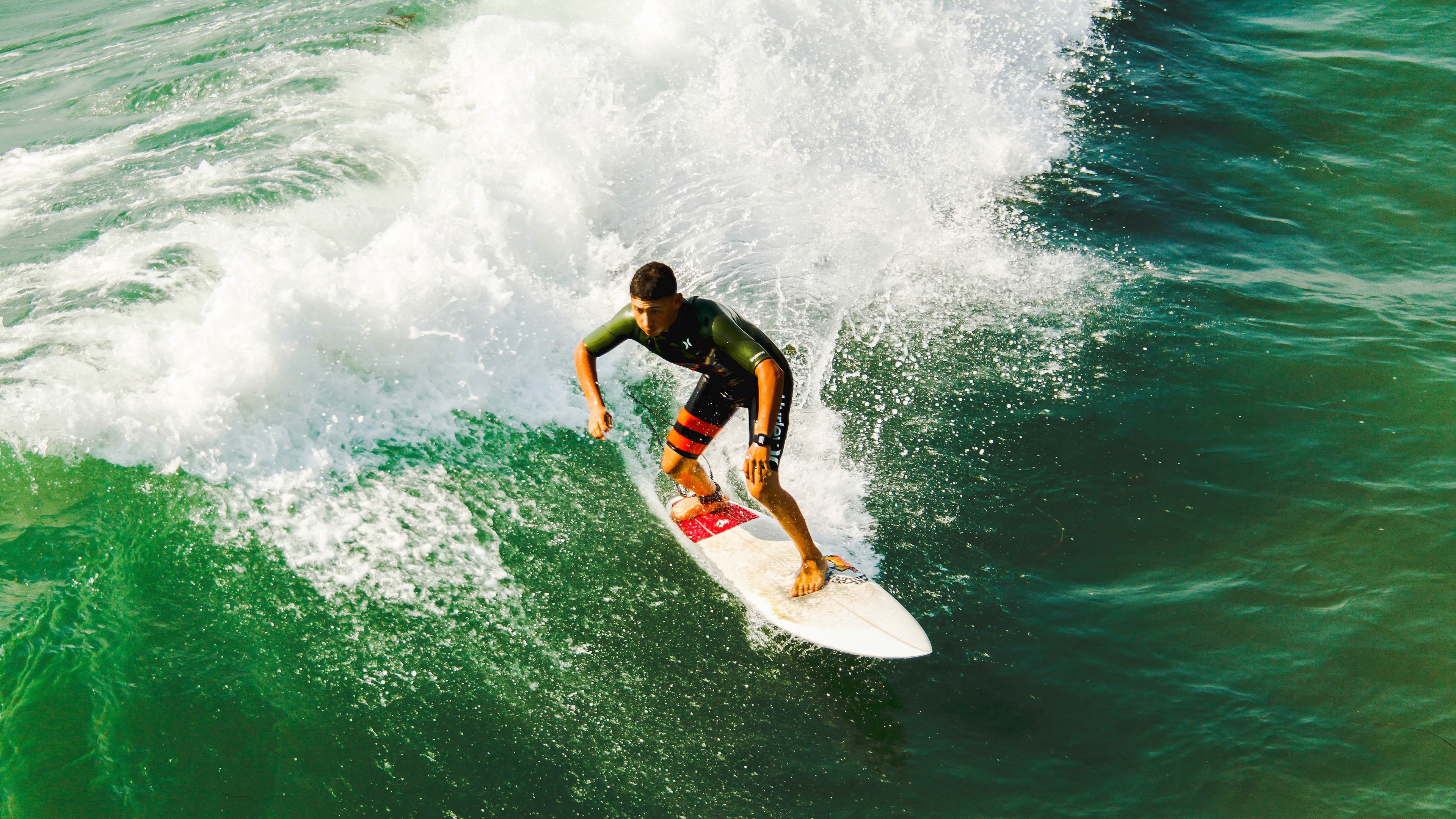 马丁内利进攻端无人可挡，西班牙速胜巴拉圭展现战术唯一性