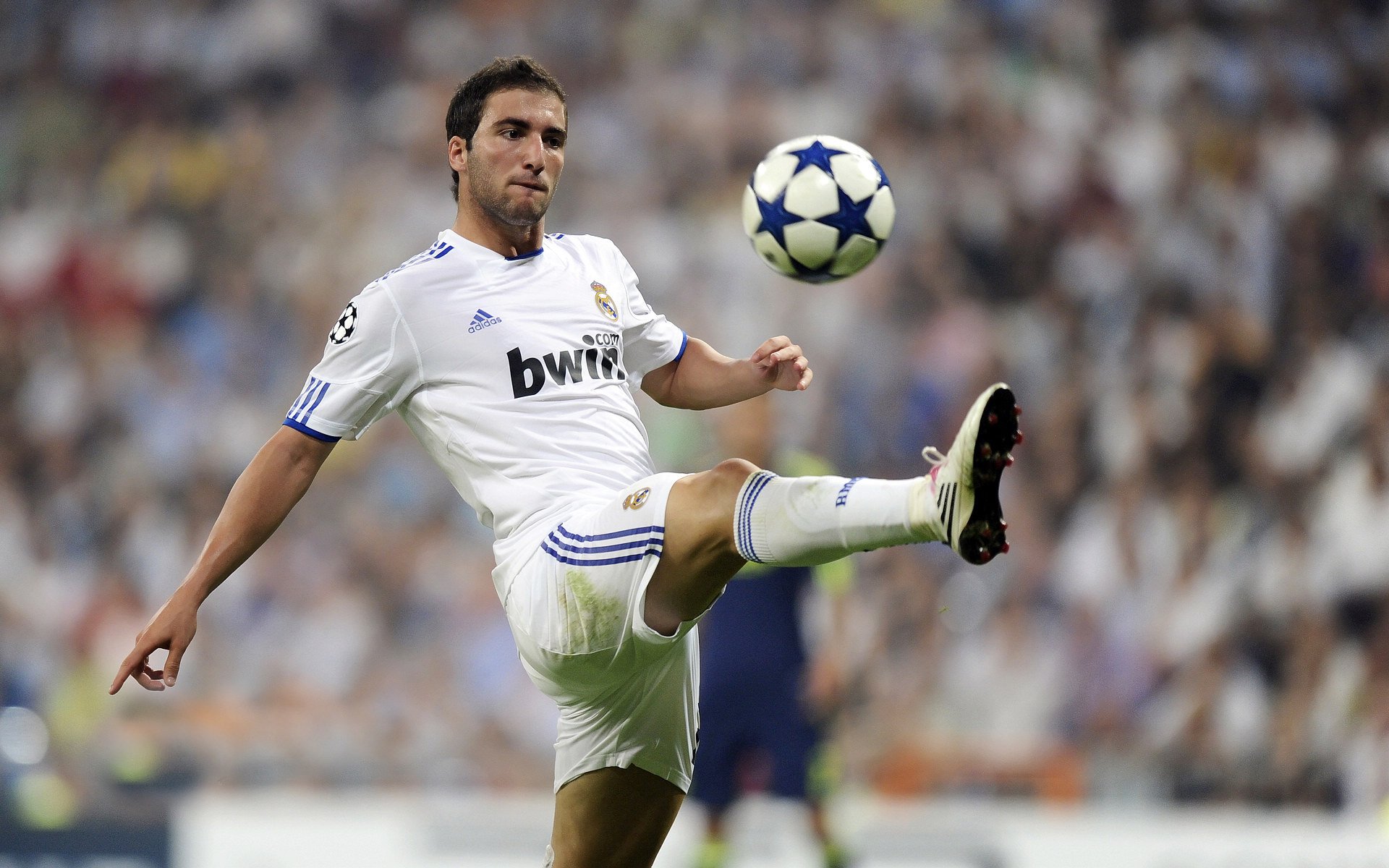 绝境中的王者，武切维奇只手擎天，上海男篮惊天逆转深圳