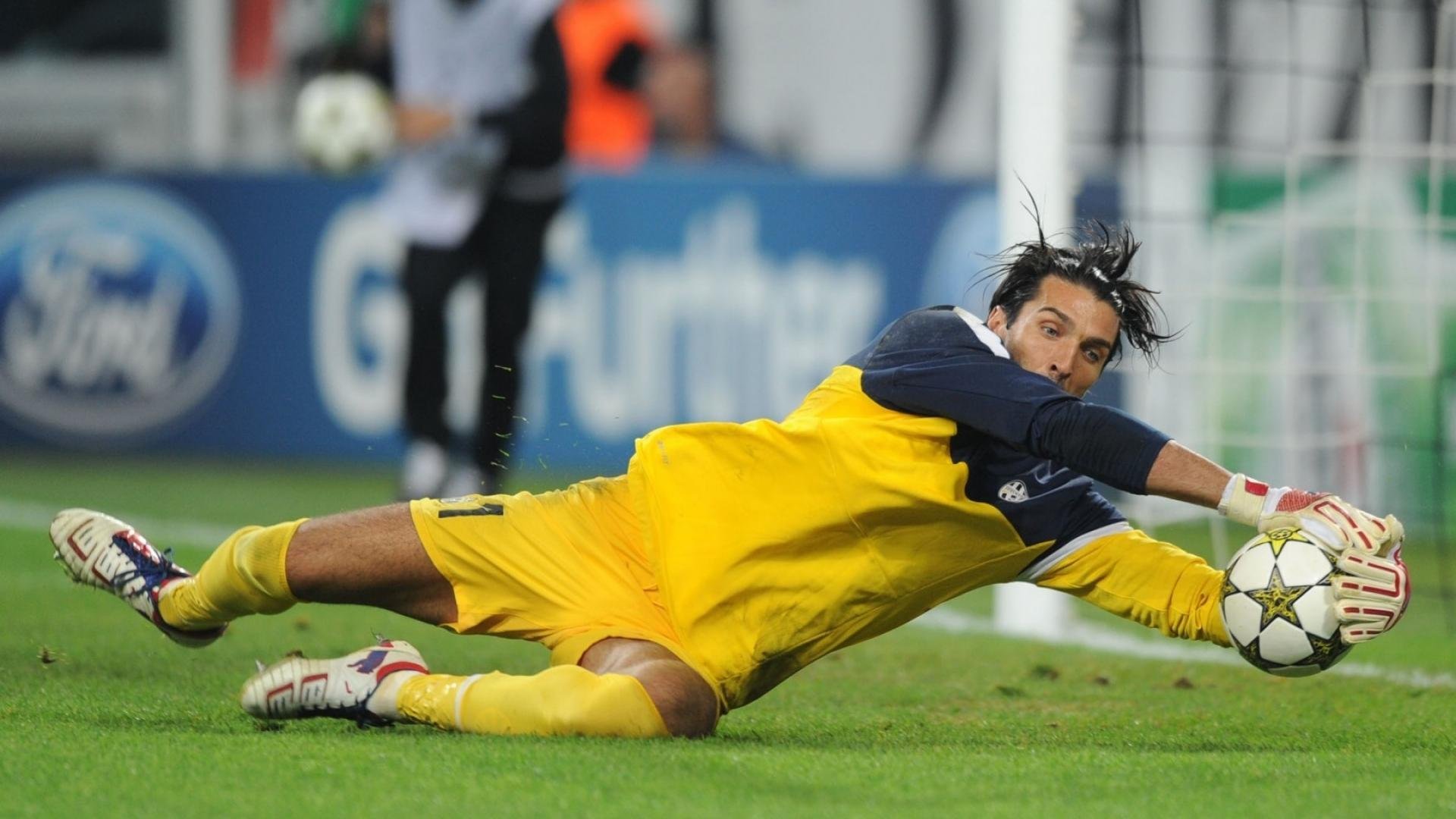 沙漠之狐的咆哮，当突尼斯在北境风暴中撕裂中美洲铁骑，姆巴佩用一记流星划破2026的夜空